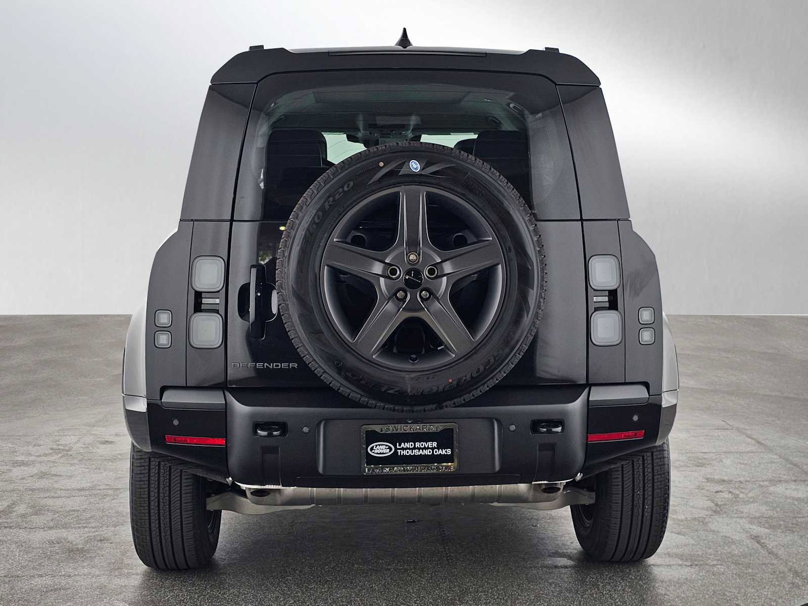 New 2026 Land Rover Defender 110 X-Dynamic SE image 4