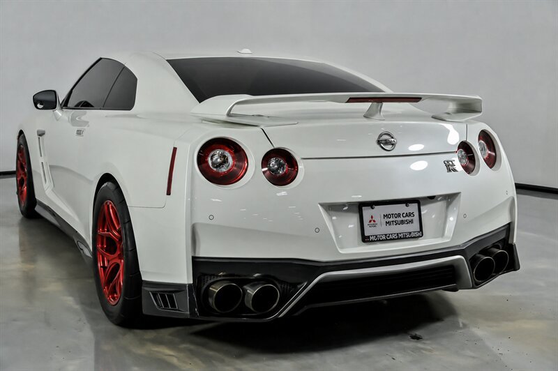 Used 2019 Nissan GT-R Premium AWD/4WD image 9