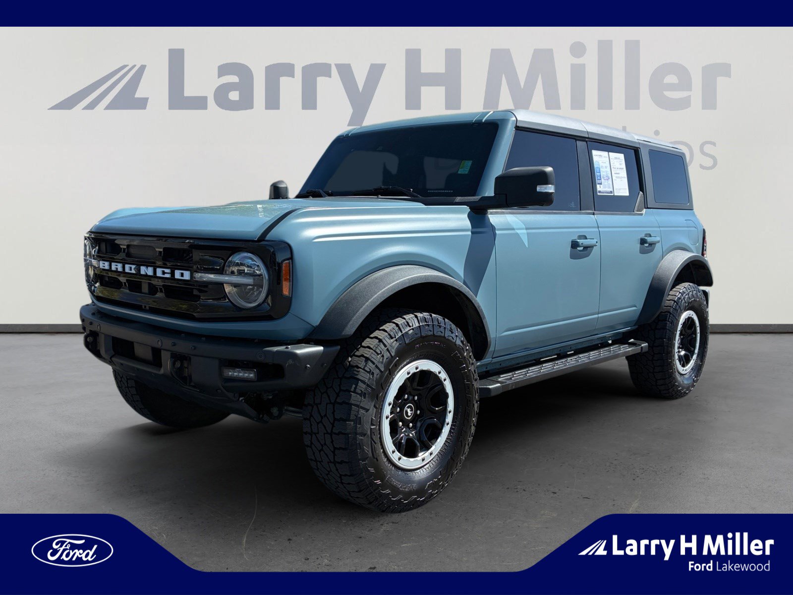 Used 2023 Ford Bronco Outer Banks w/ Sasquatch Package AWD/4WD image 1