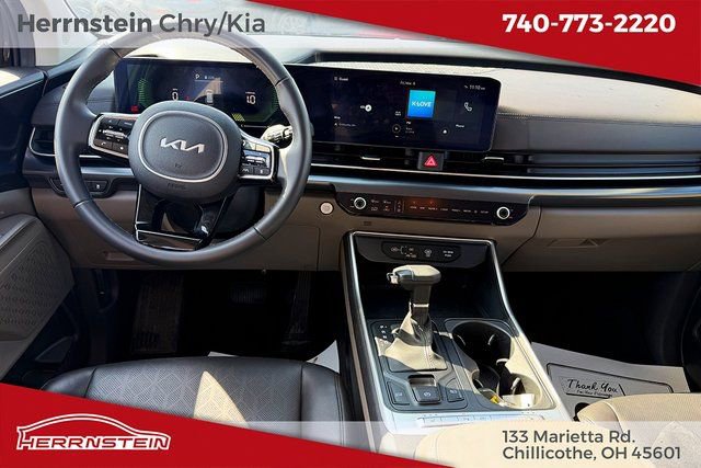 Used 2025 Kia Carnival image 6