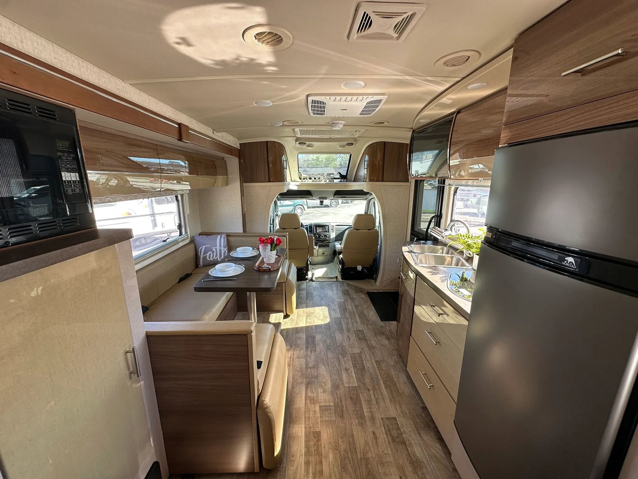 Used 2016 Mercedes-Benz Sprinter 3500 image 17