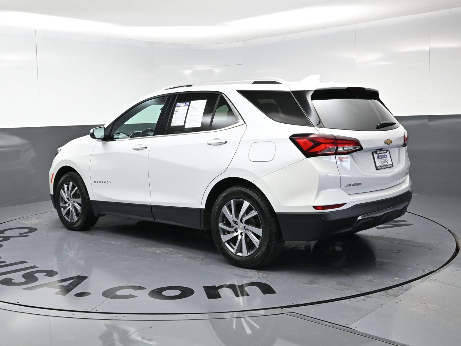Used 2024 Chevrolet Equinox Premier FWD image 7