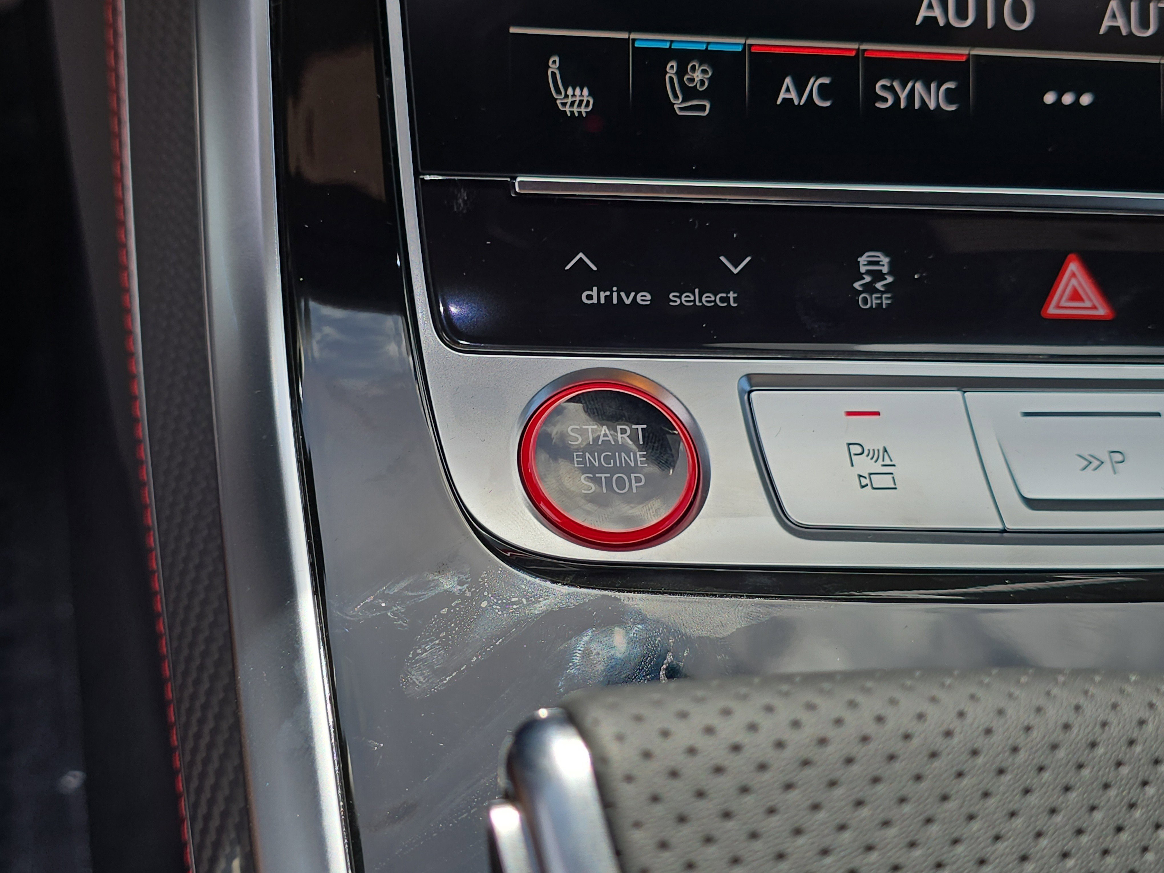New 2025 Audi RS Q8 performance image 28