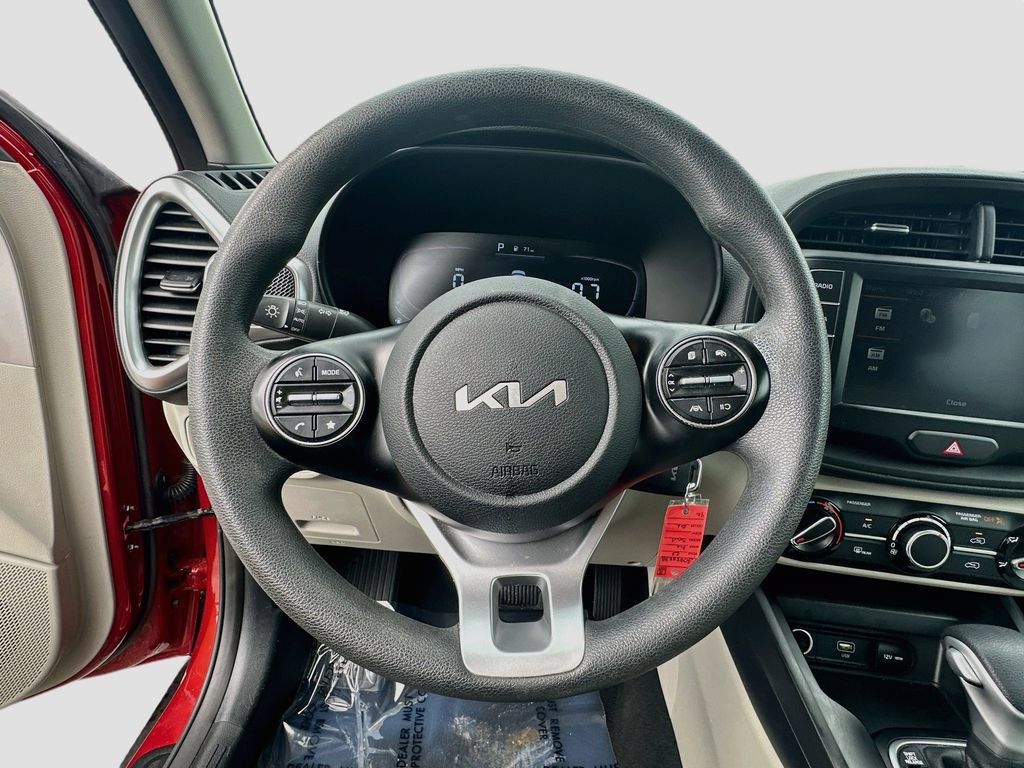 Used 2023 Kia Soul LX w/ LX Technology Package FWD image 11