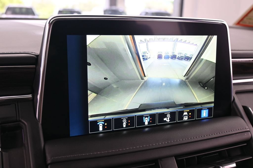 Used 2022 Chevrolet Suburban Z71 w/ Luxury Package AWD/4WD image 20