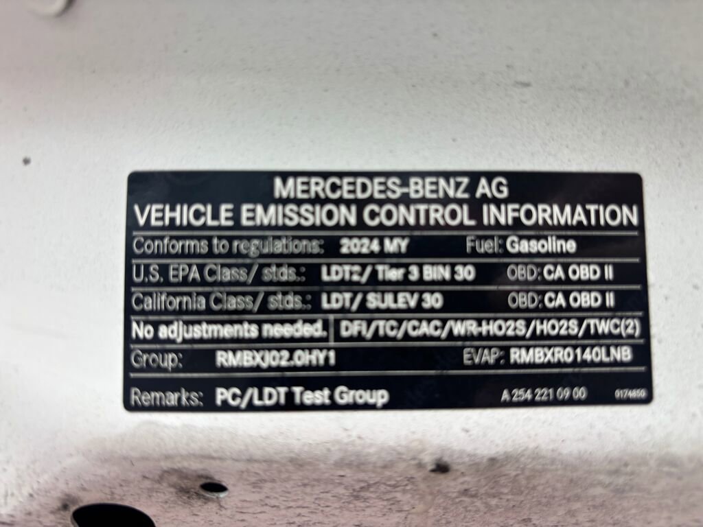 Used 2024 Mercedes-Benz GLC 300 4MATIC image 31