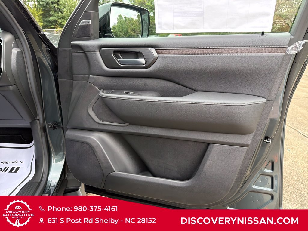 New 2026 Nissan Armada SL w/ Captain's Chari Seat Package RWD image 41