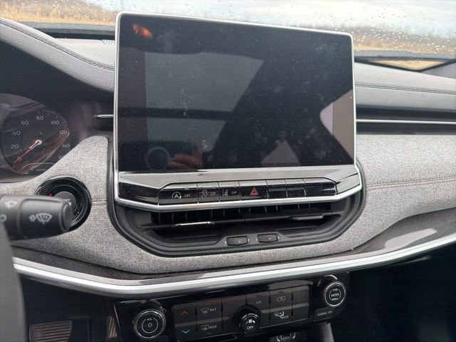 Used 2023 Jeep Compass Latitude w/ Sun and Sound Group image 6