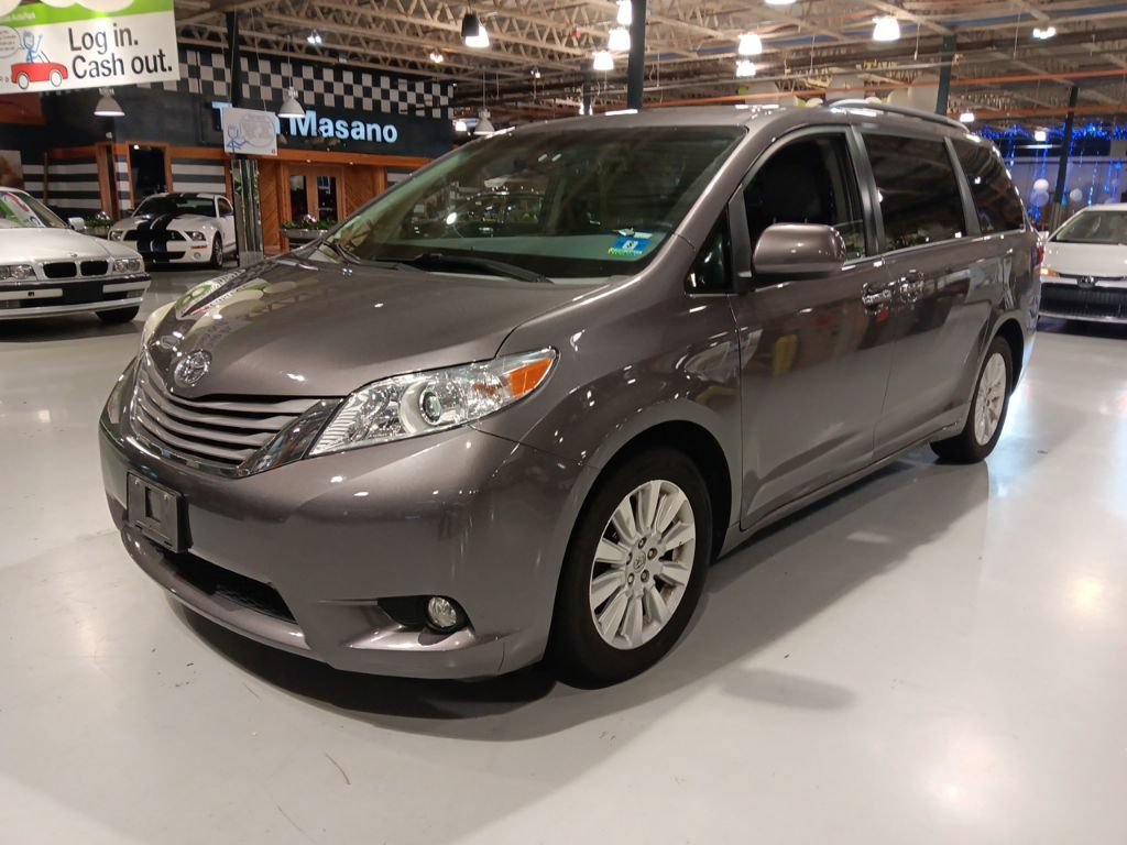 Used 2015 Toyota Sienna XLE w/ XLE Navigation Package