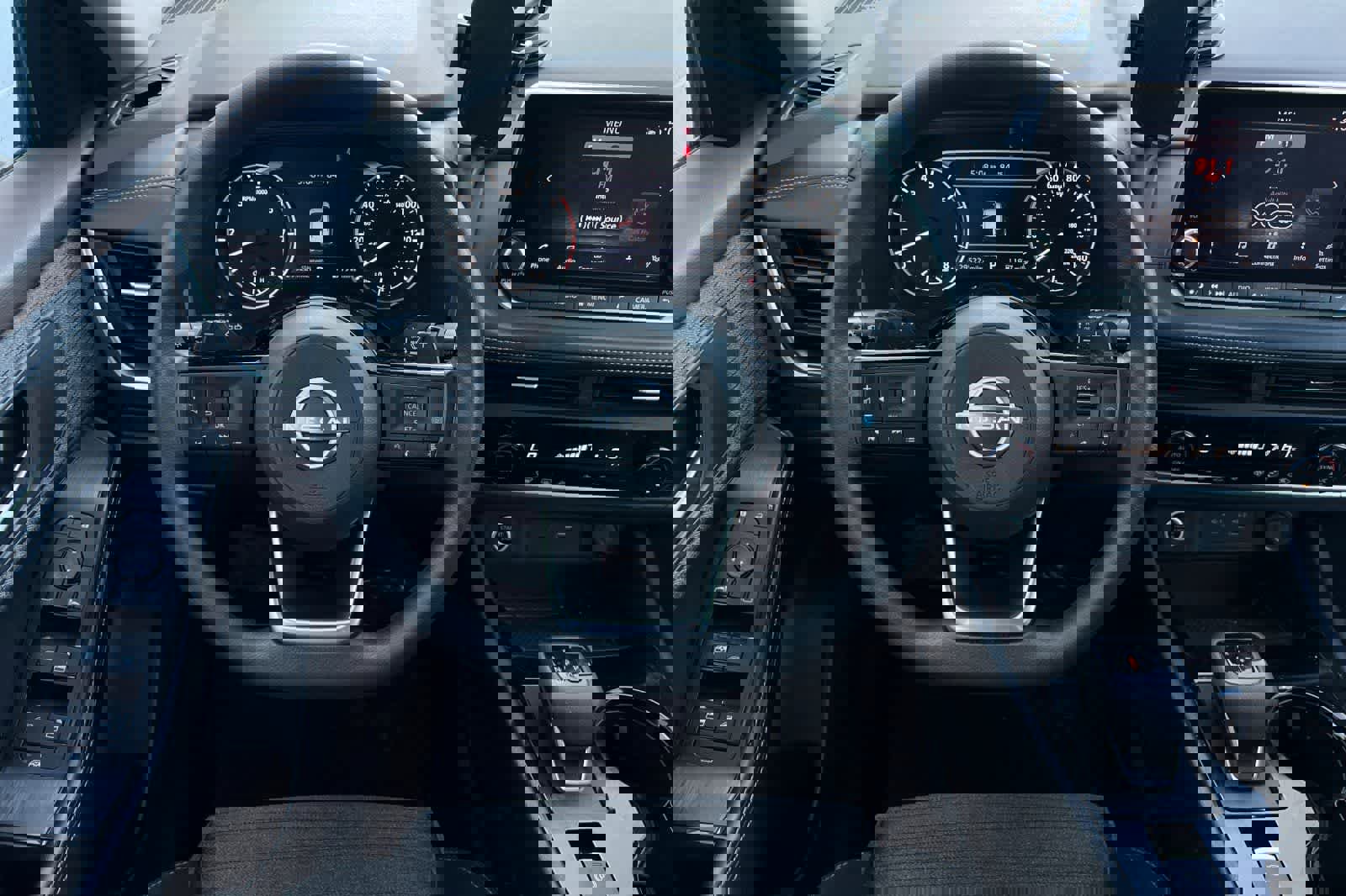 Used 2023 Nissan Rogue SV image 16