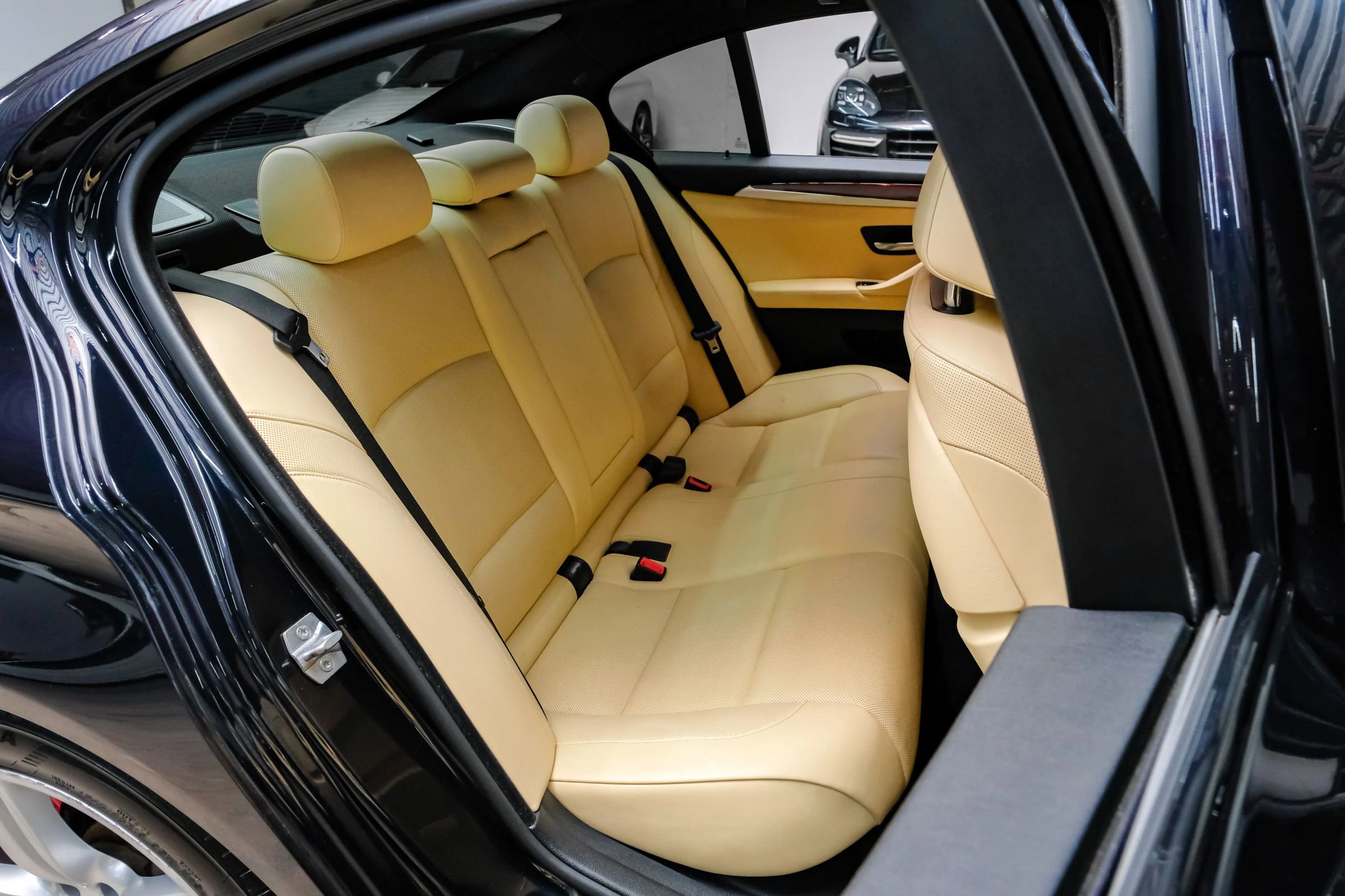 Used 2014 BMW 535i xDrive Sedan AWD/4WD image 34