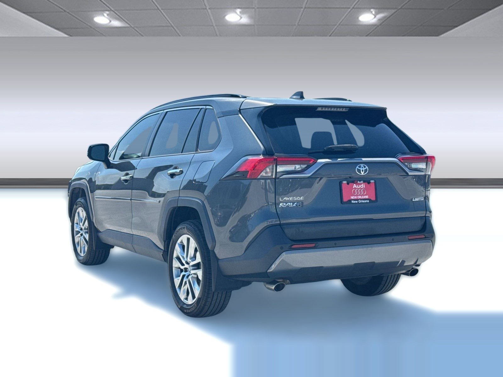 Used 2019 Toyota RAV4 Limited image 3