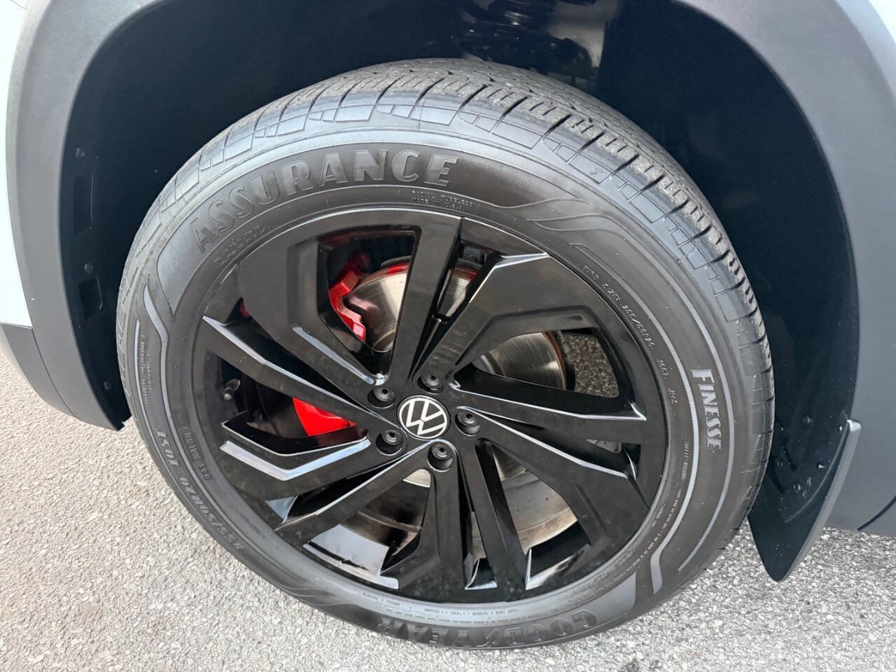 Used 2021 Volkswagen Atlas SE image 28