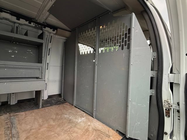 Used 2017 GMC Savana 3500 Extended RWD image 25