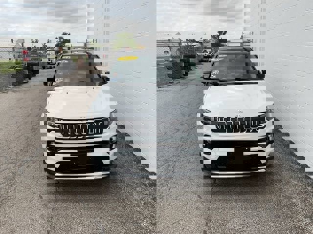 Used 2022 Jeep Compass Limited image 5