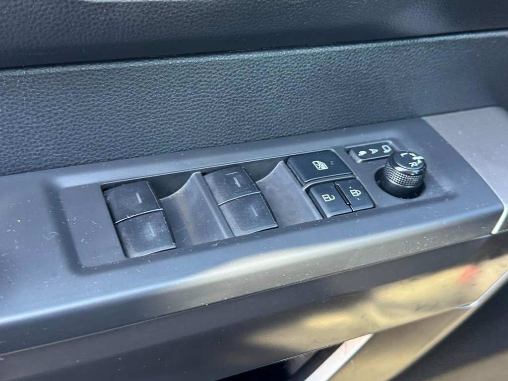 Used 2022 Toyota Tundra SR5 w/ SR5 Convenience Package image 21