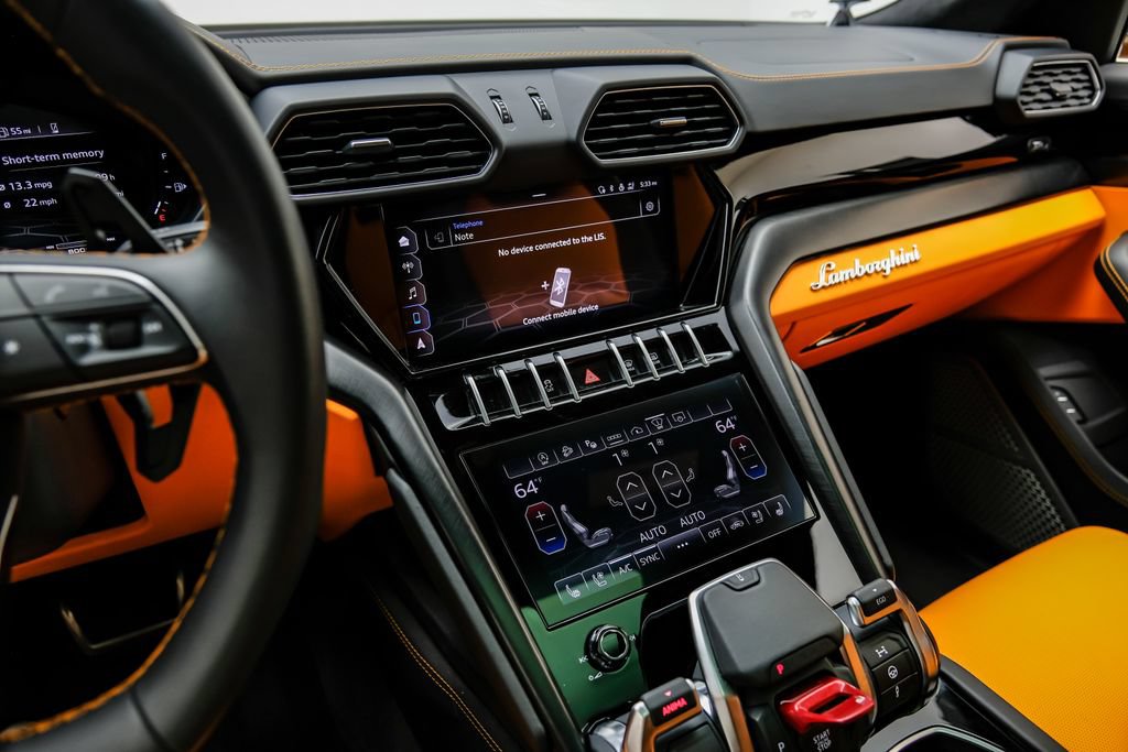 Used 2022 Lamborghini Urus AWD/4WD image 30