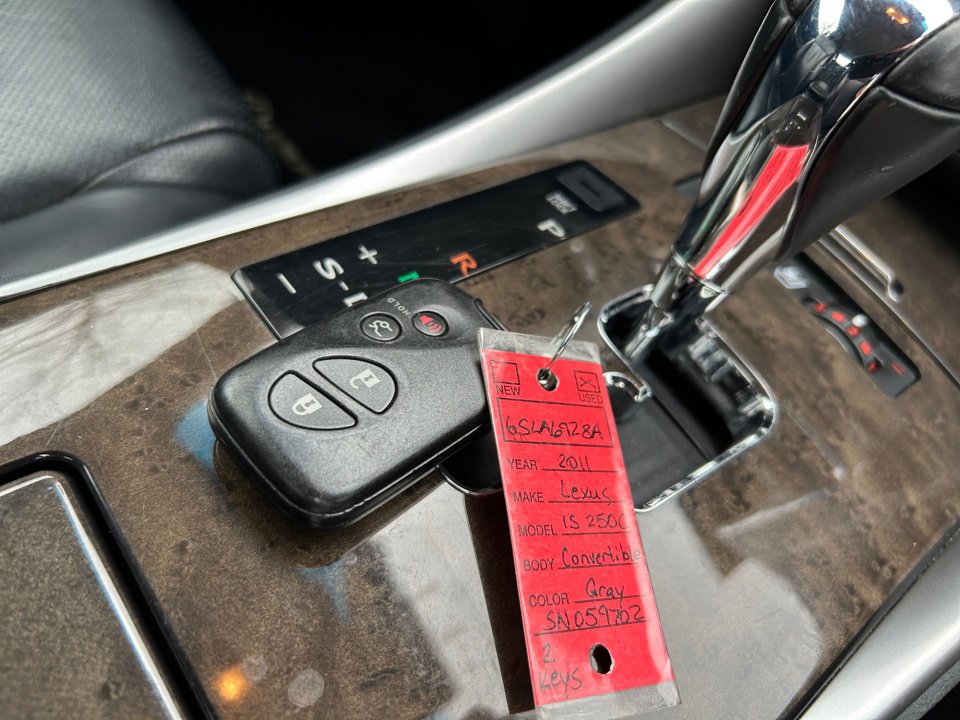 Used 2011 Lexus IS 250C w/ Luxury Pkg image 38