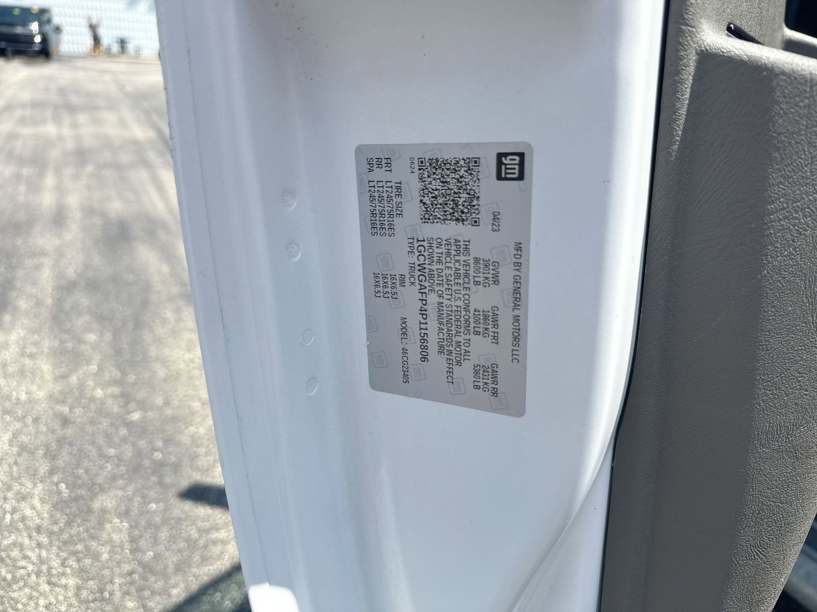 Used 2023 Chevrolet Express 2500 w/ Driver Convenience Package image 25