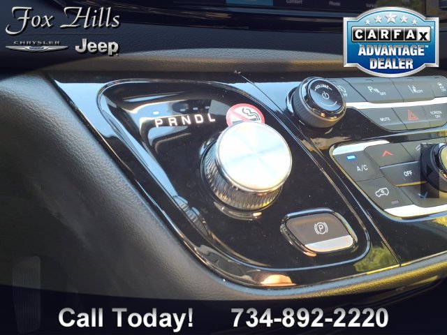 Used 2027 Chrysler Pacifica Select FWD image 25