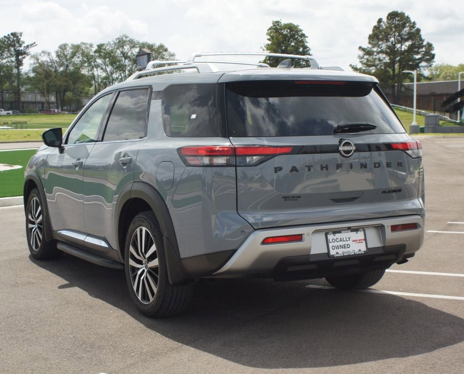 Used 2023 Nissan Pathfinder Platinum w/ Lighting Package (N93) FWD image 18