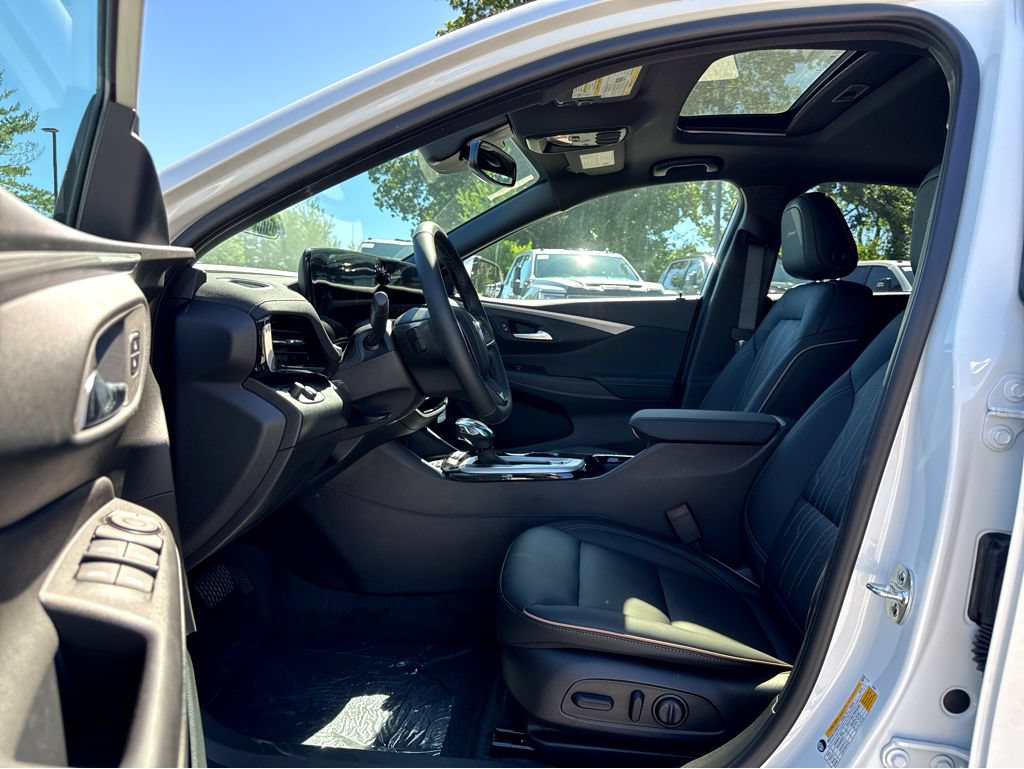 New 2026 Buick Envista Sport Touring FWD image 8