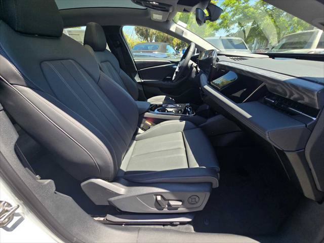 Used 2025 Audi A6 e-tron Premium Plus AWD/4WD image 11