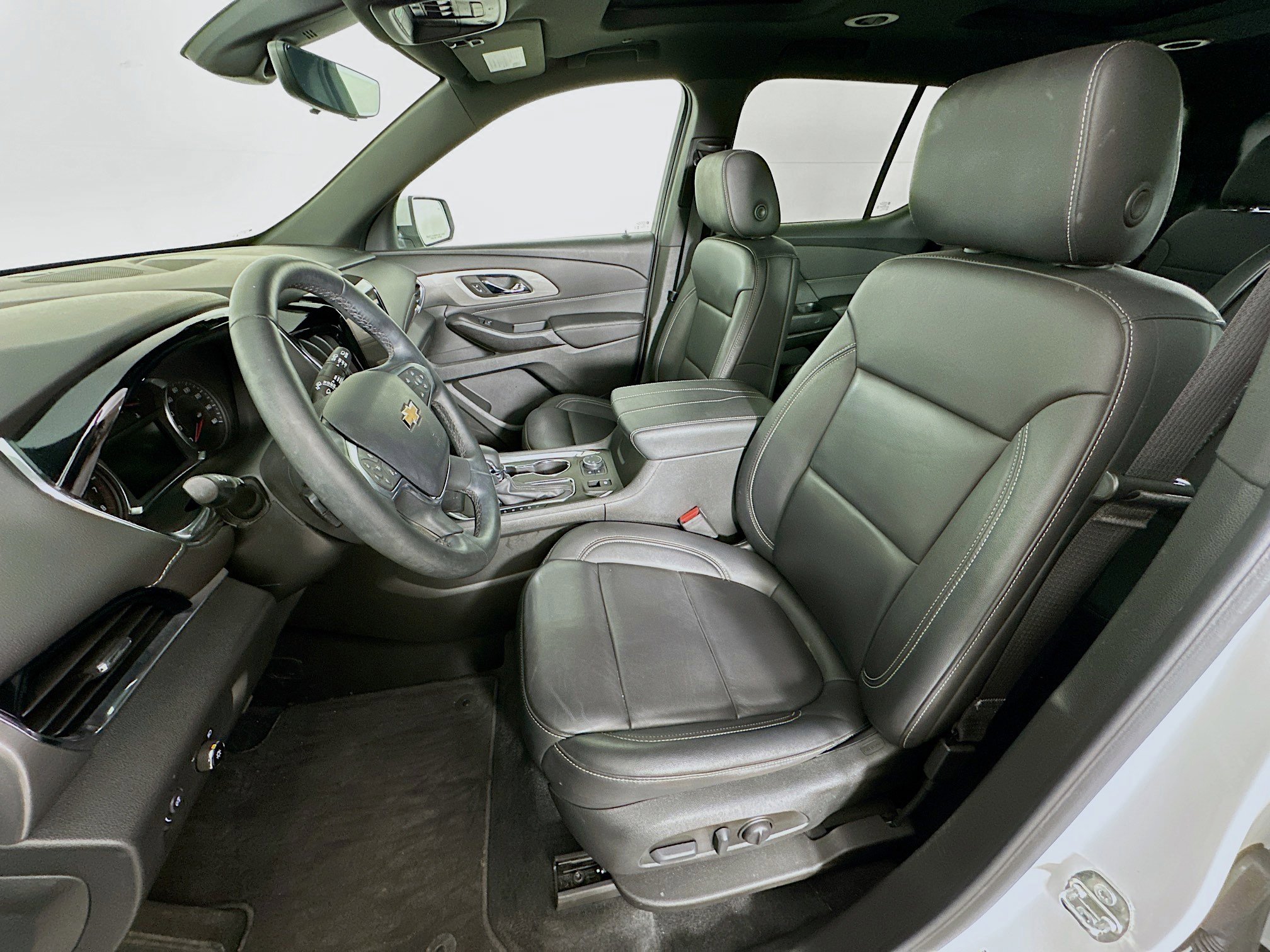 Used 2023 Chevrolet Traverse LT w/ LT Premium Package image 13