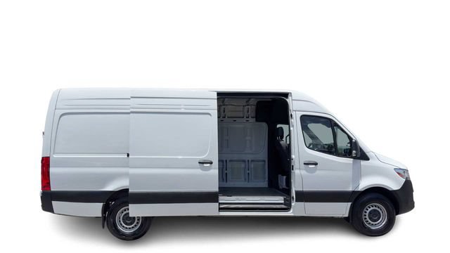 Used 2025 Mercedes-Benz Sprinter 2500 image 9