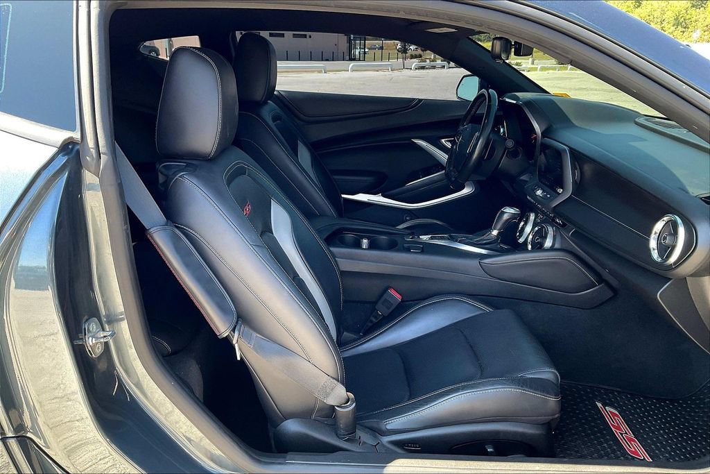 Used 2019 Chevrolet Camaro SS RWD image 14