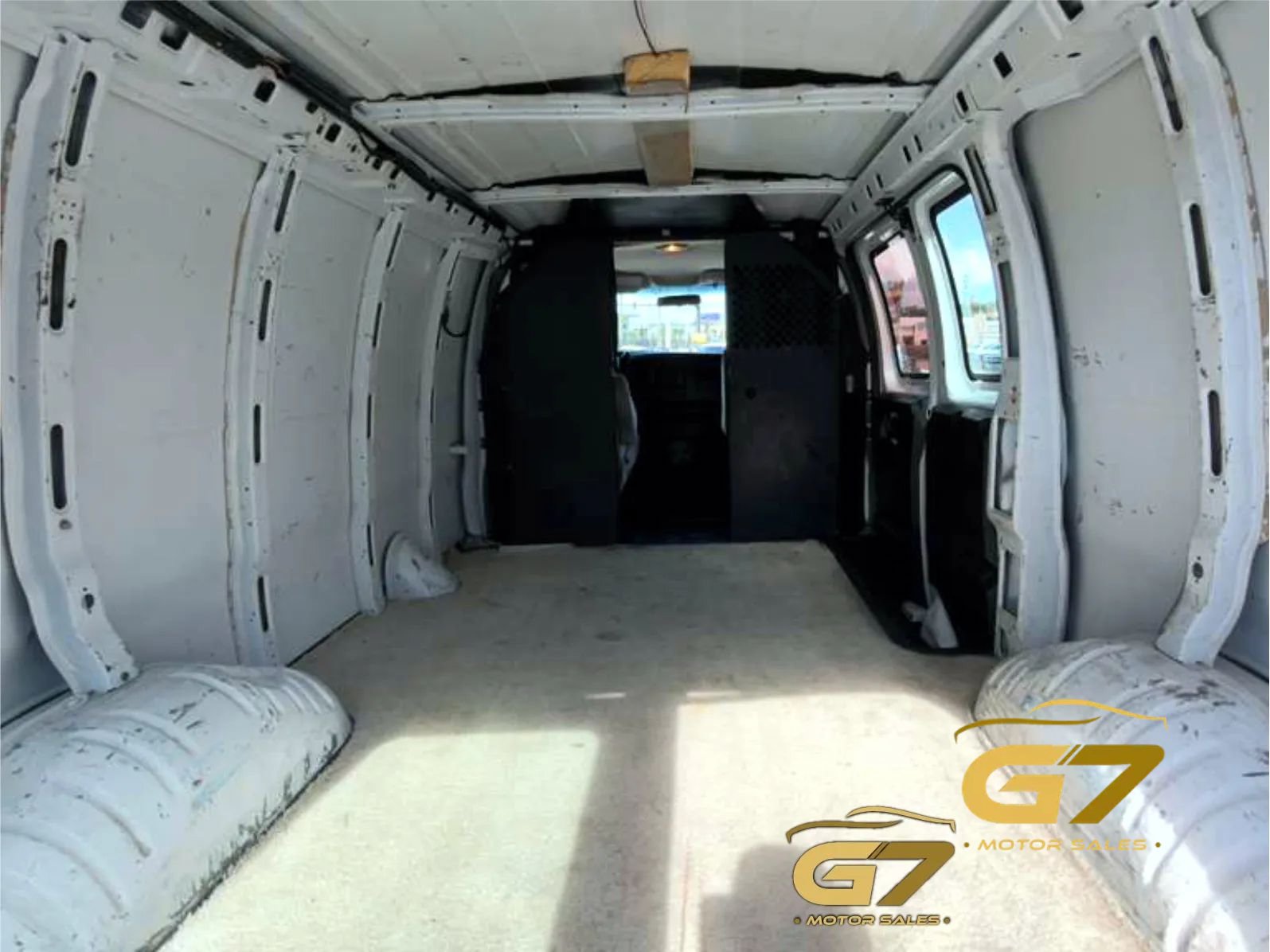 Used 2005 Chevrolet Express 1500 RWD image 8