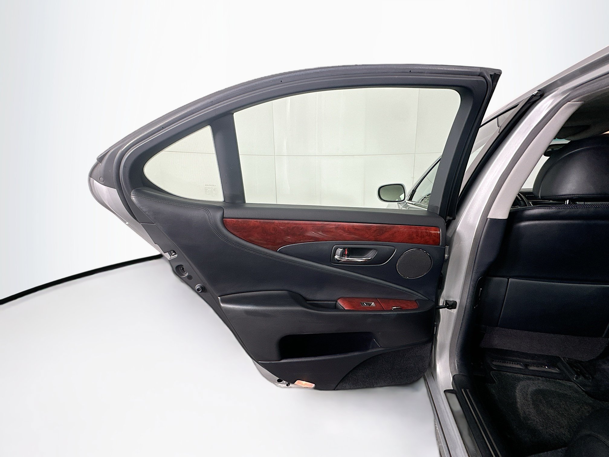 Used 2008 Lexus LS 460 RWD image 34