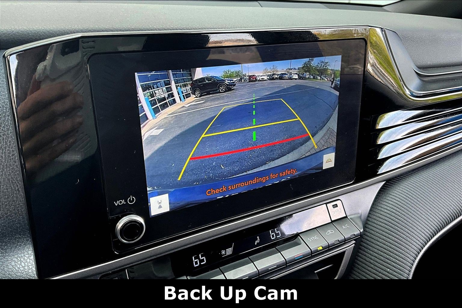 Used 2025 Toyota Camry SE FWD image 13