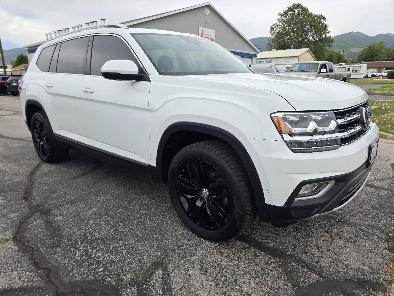 Used 2018 Volkswagen Atlas SEL Premium AWD/4WD image 6