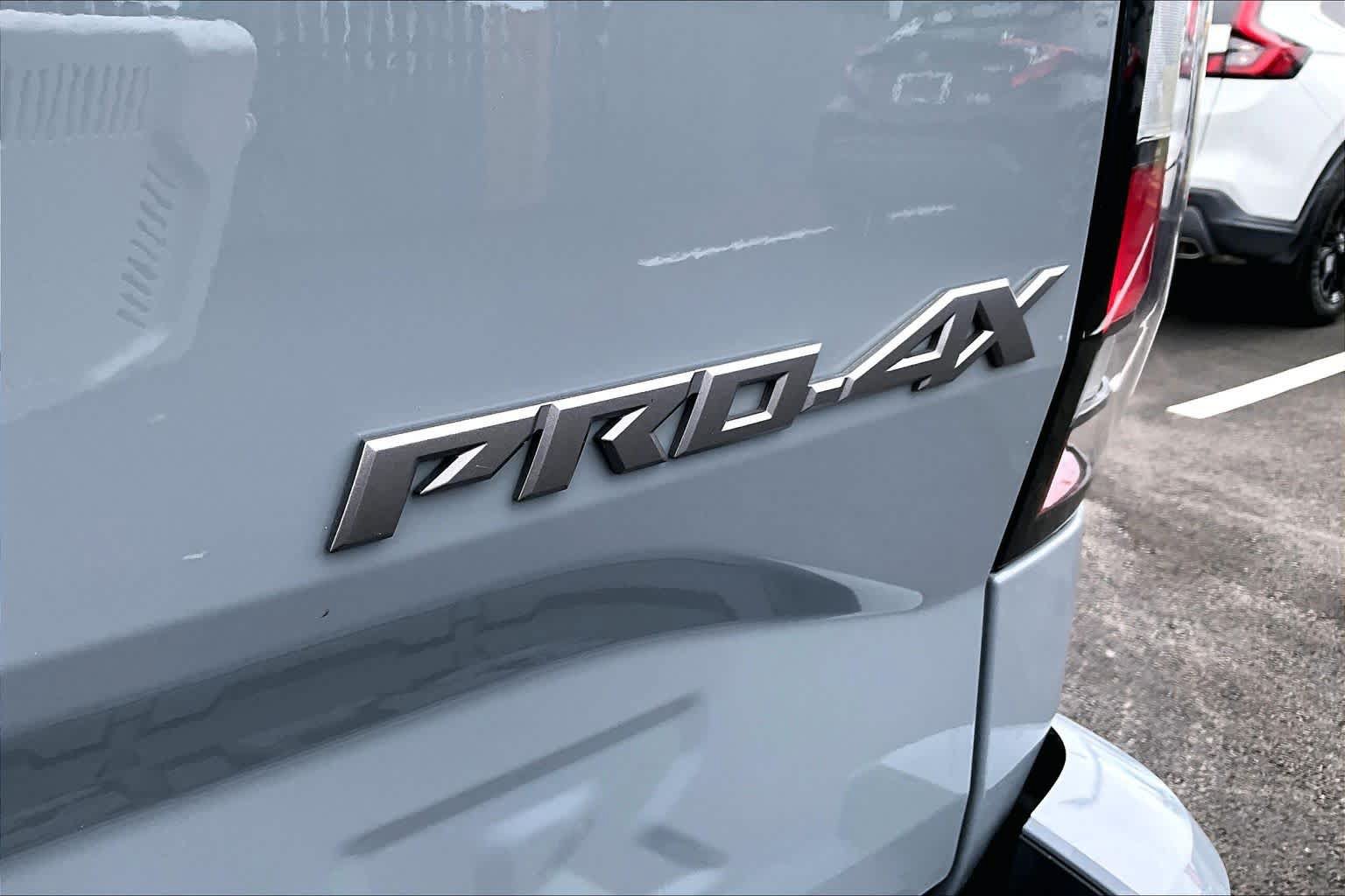 Used 2022 Nissan Frontier PRO-4X AWD/4WD image 10