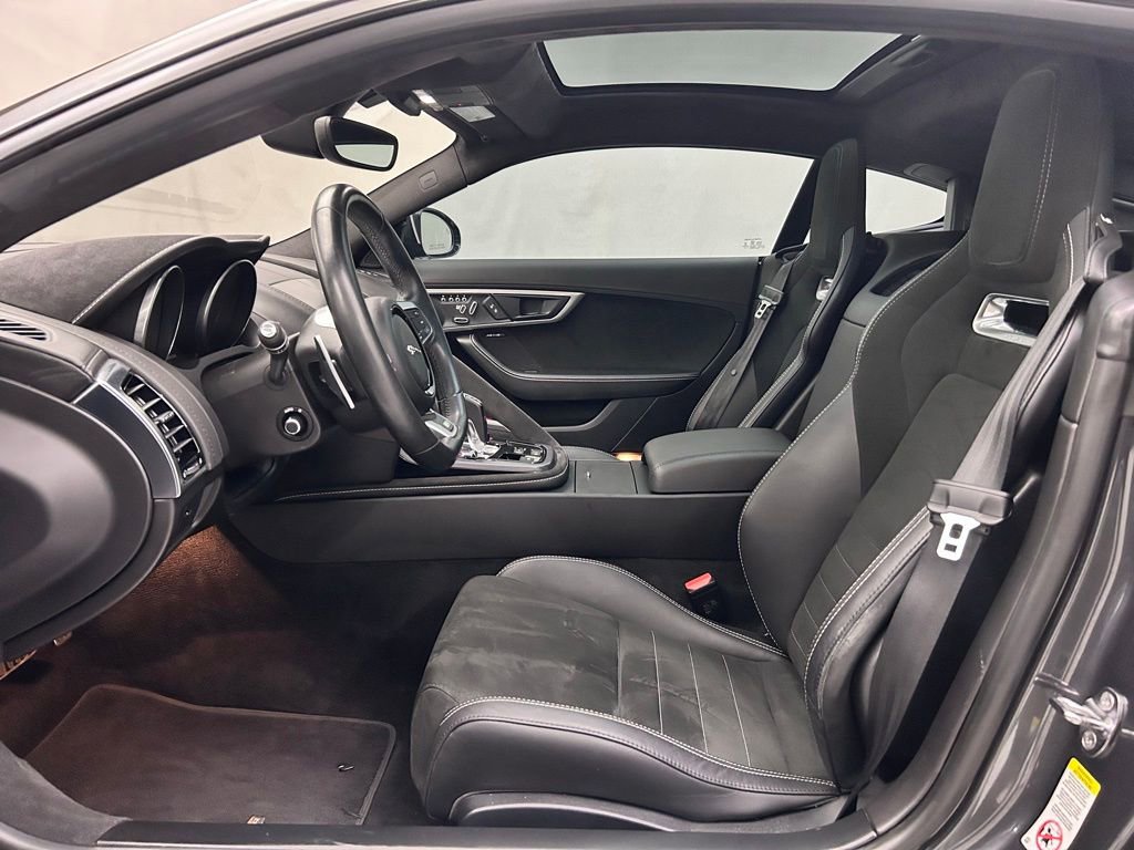 Used 2018 Jaguar F-TYPE R AWD/4WD image 14