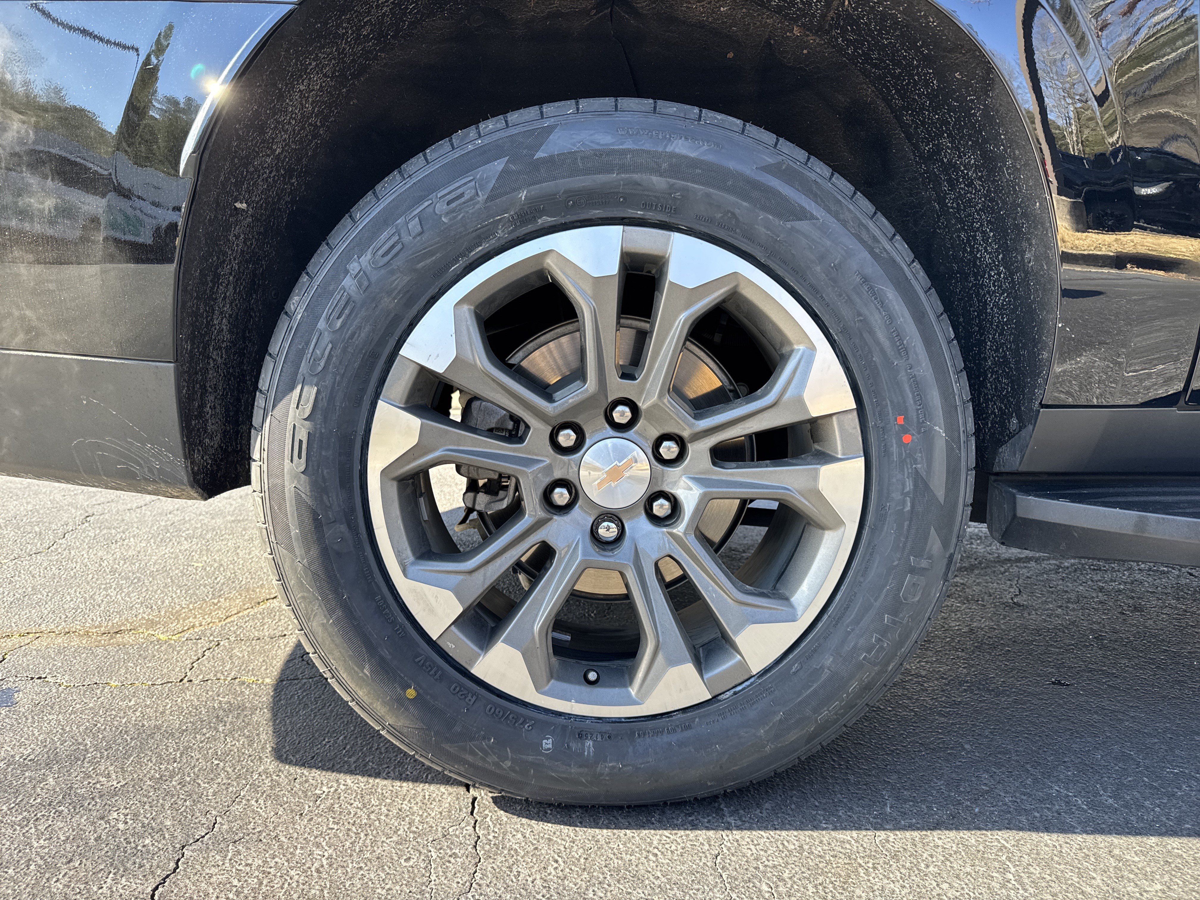 Used 2025 Chevrolet Suburban LT w/ Comfort Package RWD image 19
