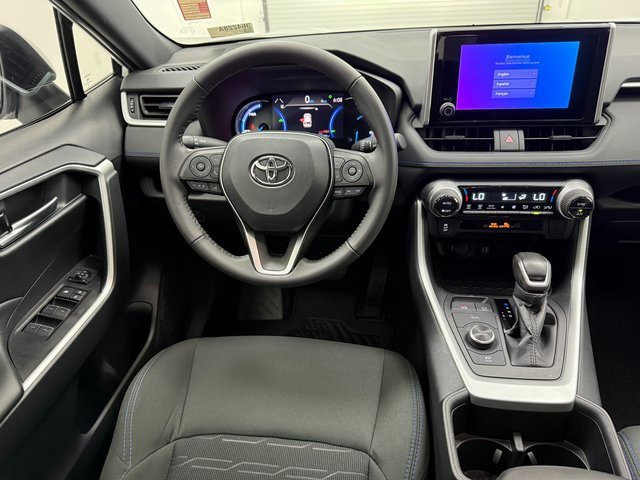 Used 2024 Toyota RAV4 SE image 31