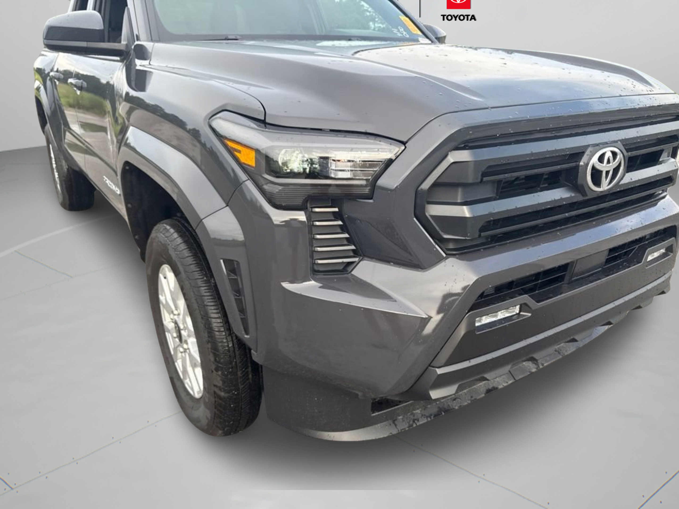 Certified 2025 Toyota Tacoma SR5 AWD/4WD image 27