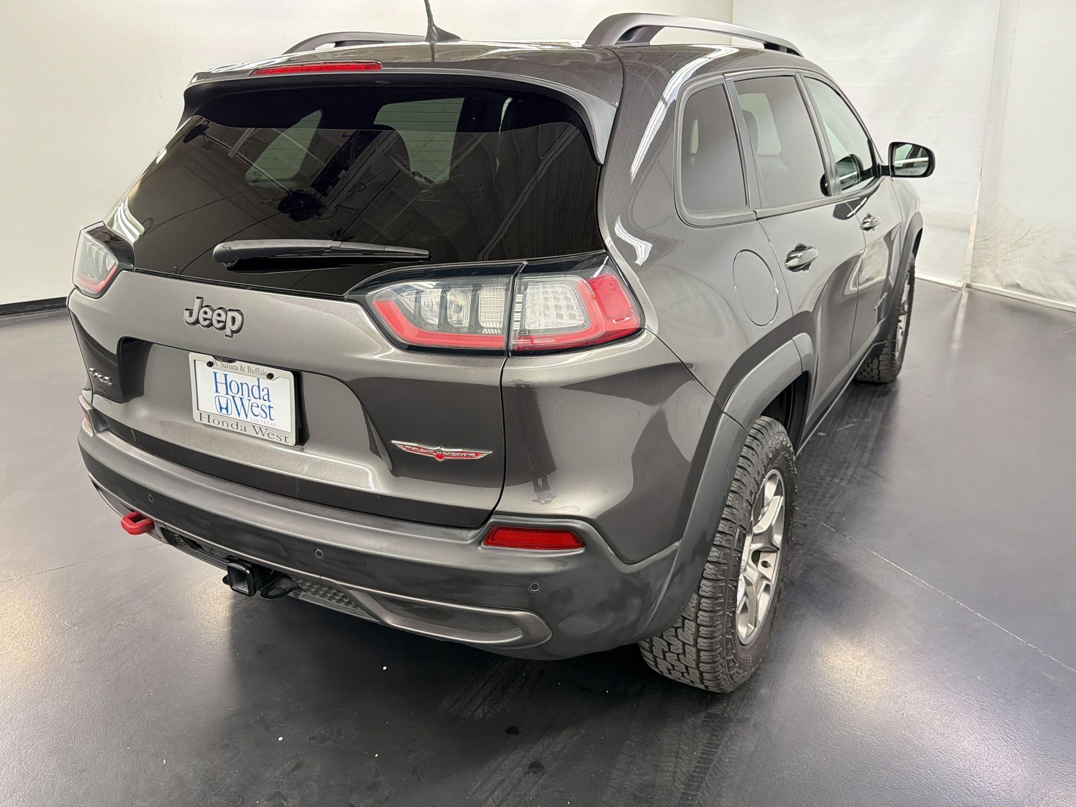 Used 2021 Jeep Cherokee Trailhawk w/ Trailer Tow Group AWD/4WD image 9