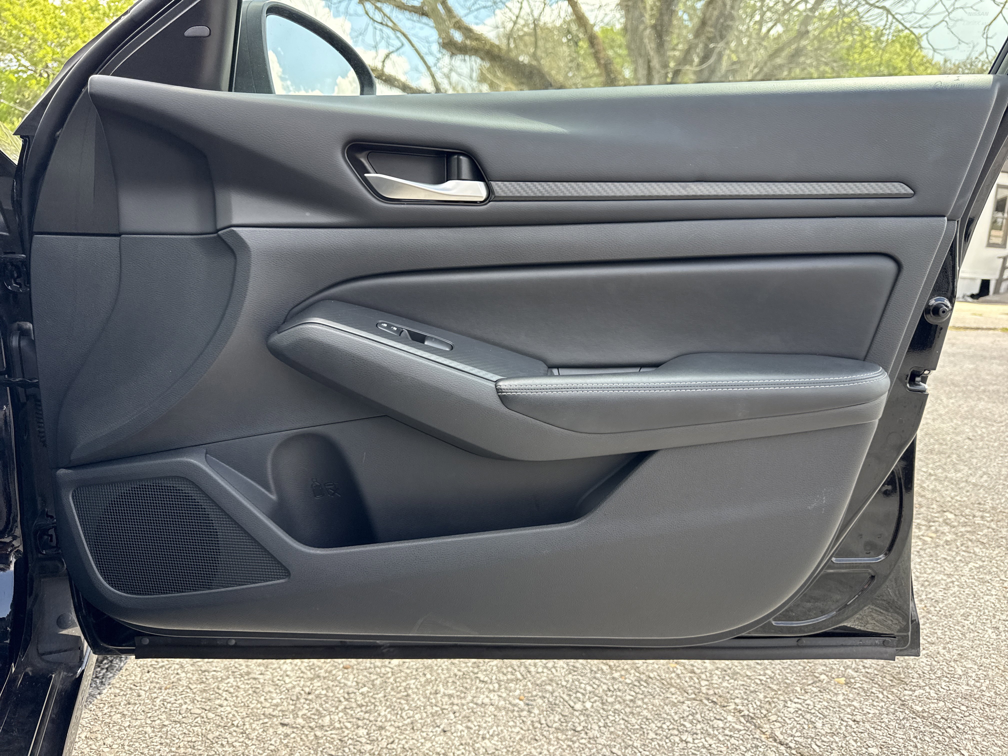 Used 2025 Nissan Altima 2.5 SV image 26