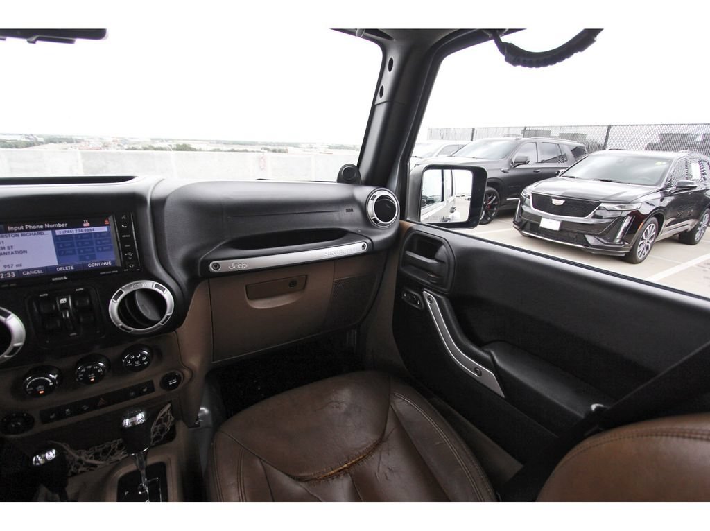 Used 2014 Jeep Wrangler Unlimited Sahara w/ Max Tow Package AWD/4WD image 10