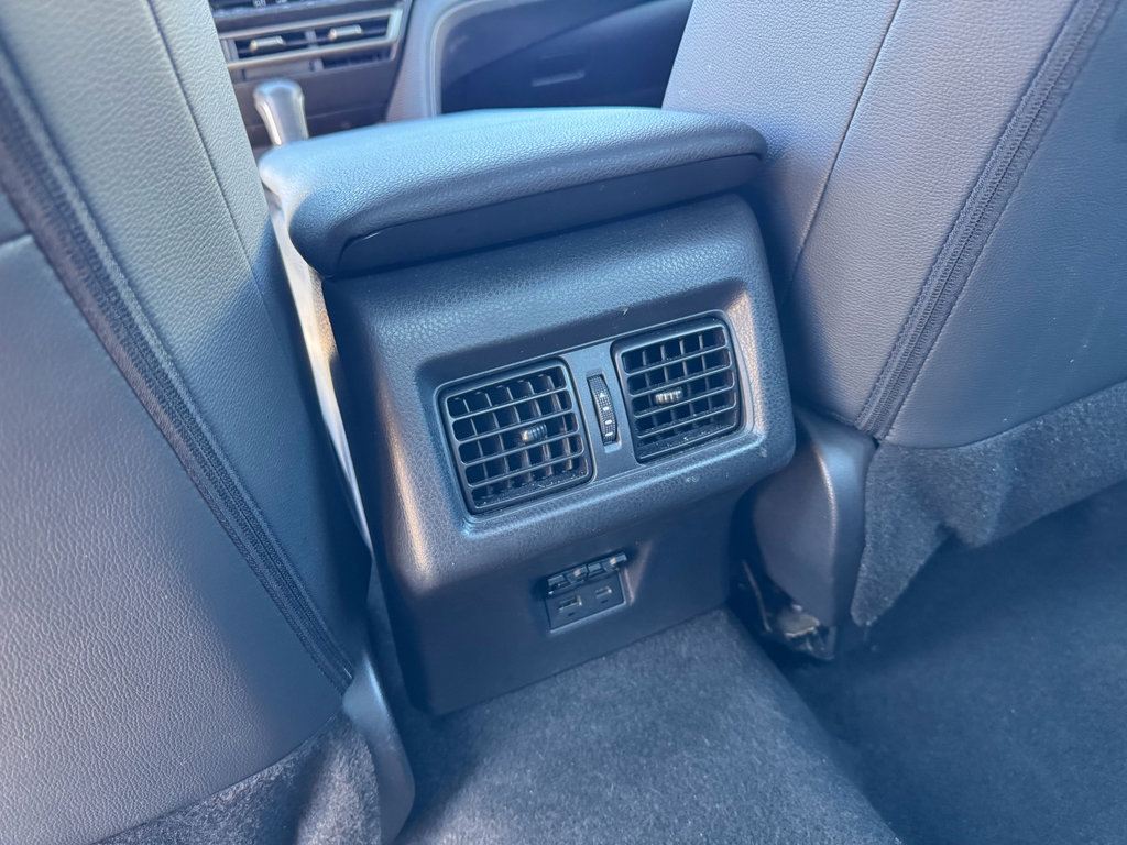 Used 2025 Toyota Camry SE FWD image 15