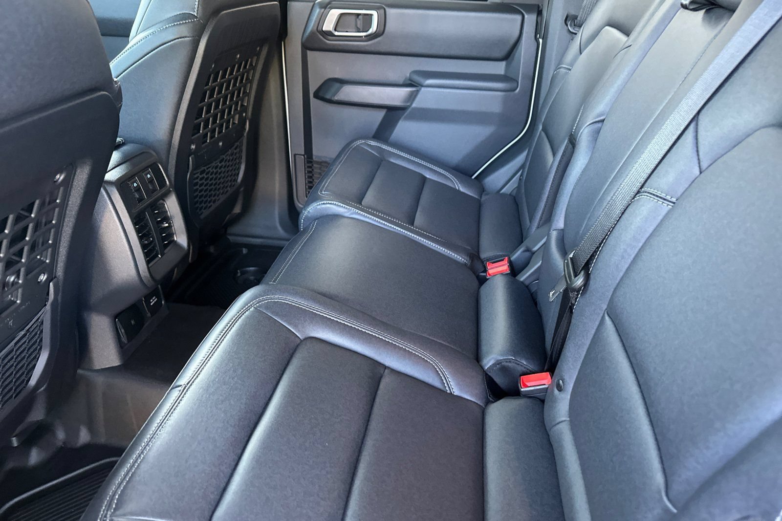 New 2026 Ford Bronco Badlands AWD/4WD image 12