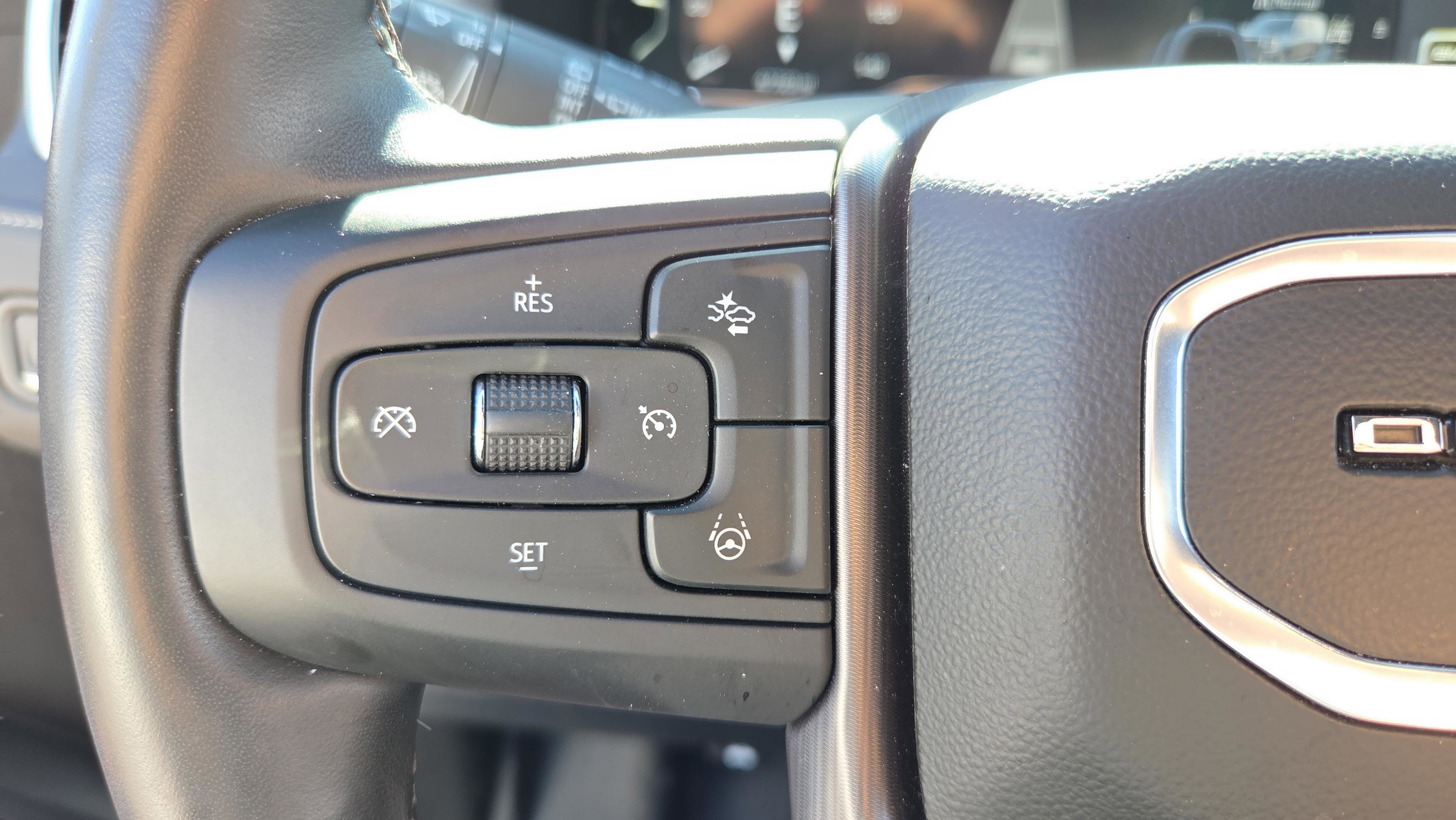 Certified 2024 GMC Yukon Denali Ultimate image 28