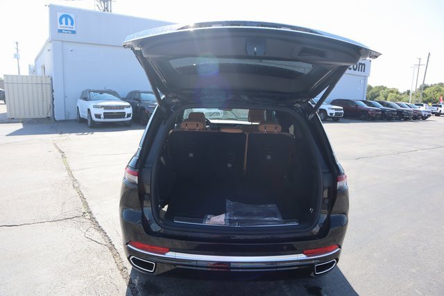 New 2025 Jeep Grand Cherokee Summit image 24