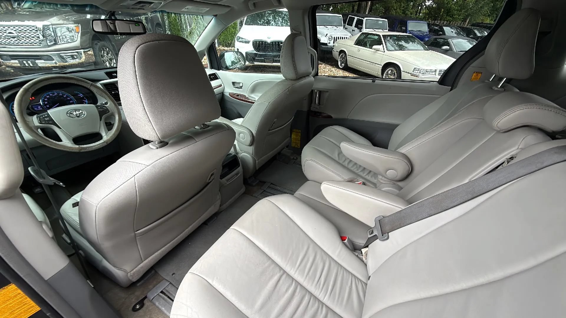 Used 2013 Toyota Sienna XLE FWD image 20