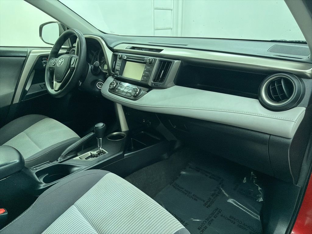 Used 2015 Toyota RAV4 XLE image 26
