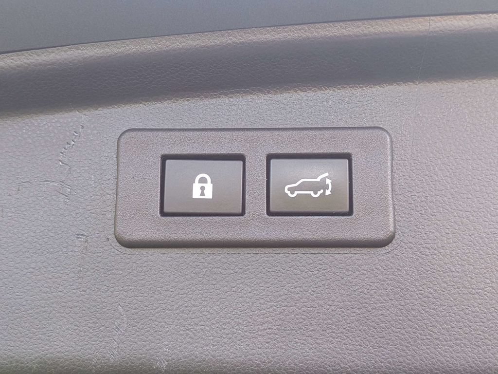 Used 2021 Subaru Outback Touring AWD/4WD image 13