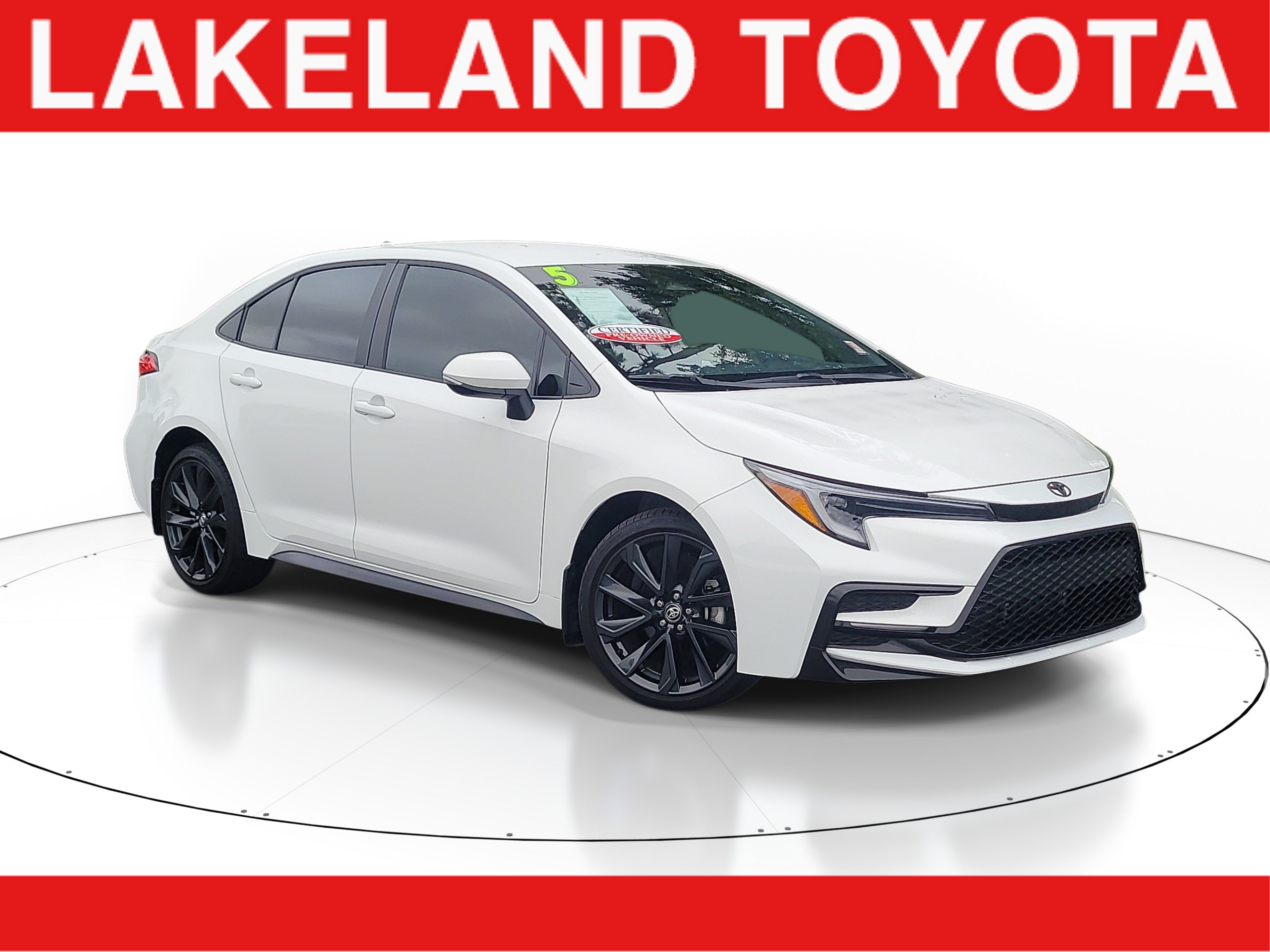 Used 2025 Toyota Corolla SE FWD image 1